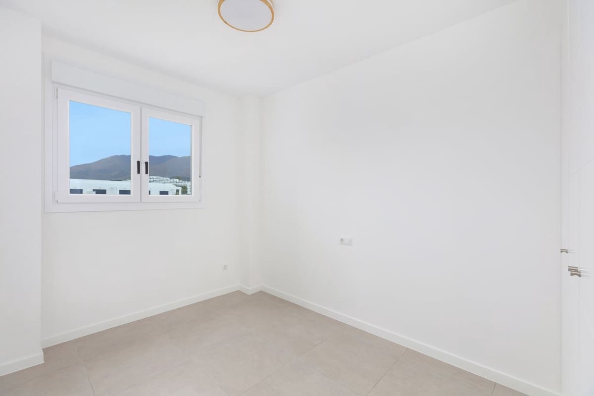 3 makuuhuone Kattohuoneisto myytävänä paikassa Estepona mukana uima-altaan 
autotalli - 740 000 € (Ref: 9480229)