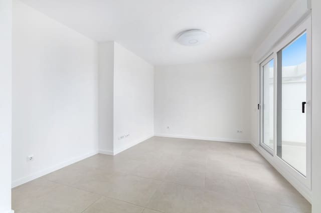 3 makuuhuone Kattohuoneisto myytävänä paikassa Centro, Estepona mukana uima-altaan 
autotalli - 740 000 € (Ref: 9480229)