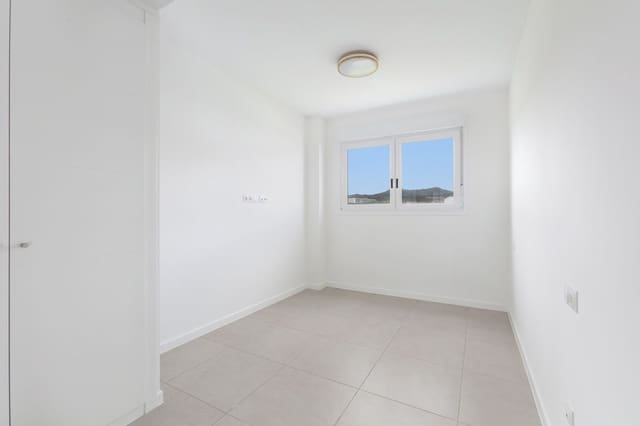 3 makuuhuone Kattohuoneisto myytävänä paikassa Centro, Estepona mukana uima-altaan 
autotalli - 740 000 € (Ref: 9480229)