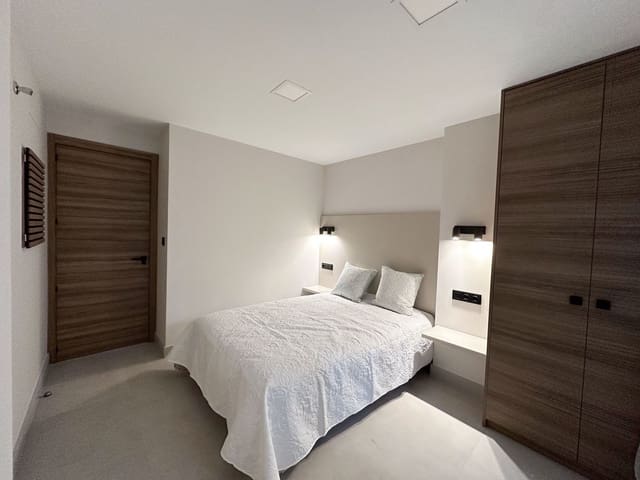 Apartamento de 3 habitaciones en San Pedro de Alcántara Pueblo, Marbella en venta con piscina garaje - 745.000 € (Ref: 9480233)