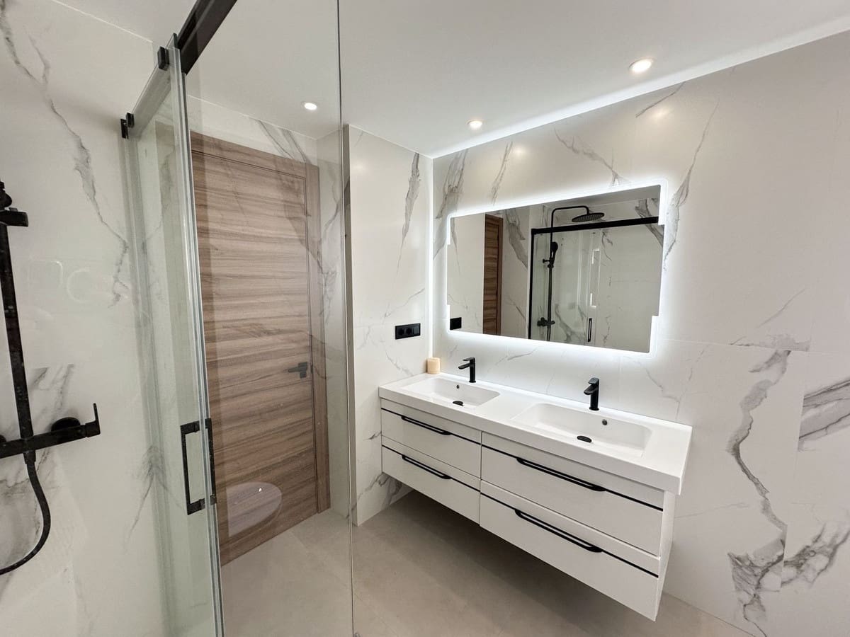 3 bedroom Apartment for sale in San Pedro de Alcantara with pool garage - € 745,000 (Ref: 9480233)