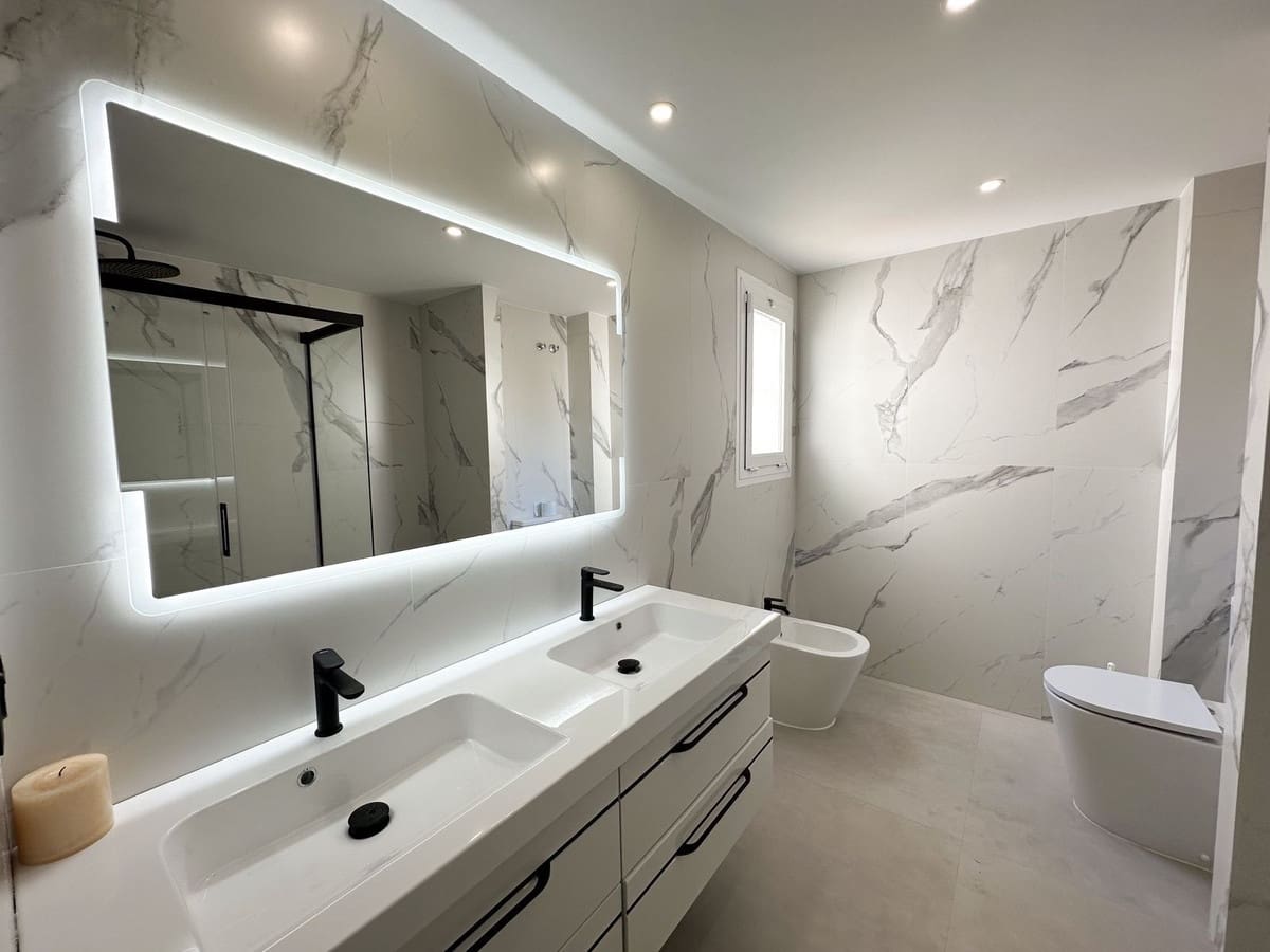 3 bedroom Apartment for sale in San Pedro de Alcantara with pool garage - € 745,000 (Ref: 9480233)