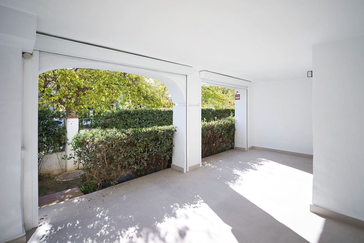 3 bedroom Apartment for sale in San Pedro de Alcantara with pool - € 745,000 (Ref: 9480234)