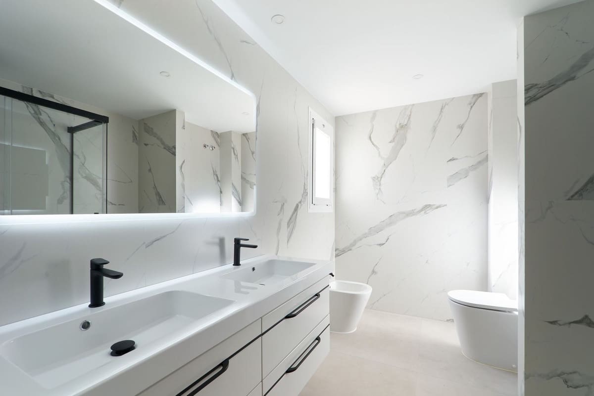 3 bedroom Apartment for sale in San Pedro de Alcantara with pool - € 745,000 (Ref: 9480234)