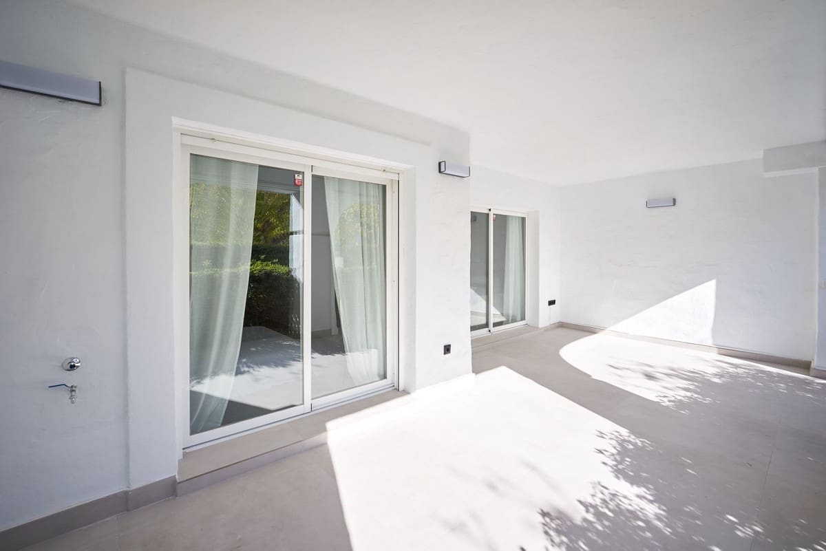 3 bedroom Apartment for sale in San Pedro de Alcantara with pool - € 745,000 (Ref: 9480234)