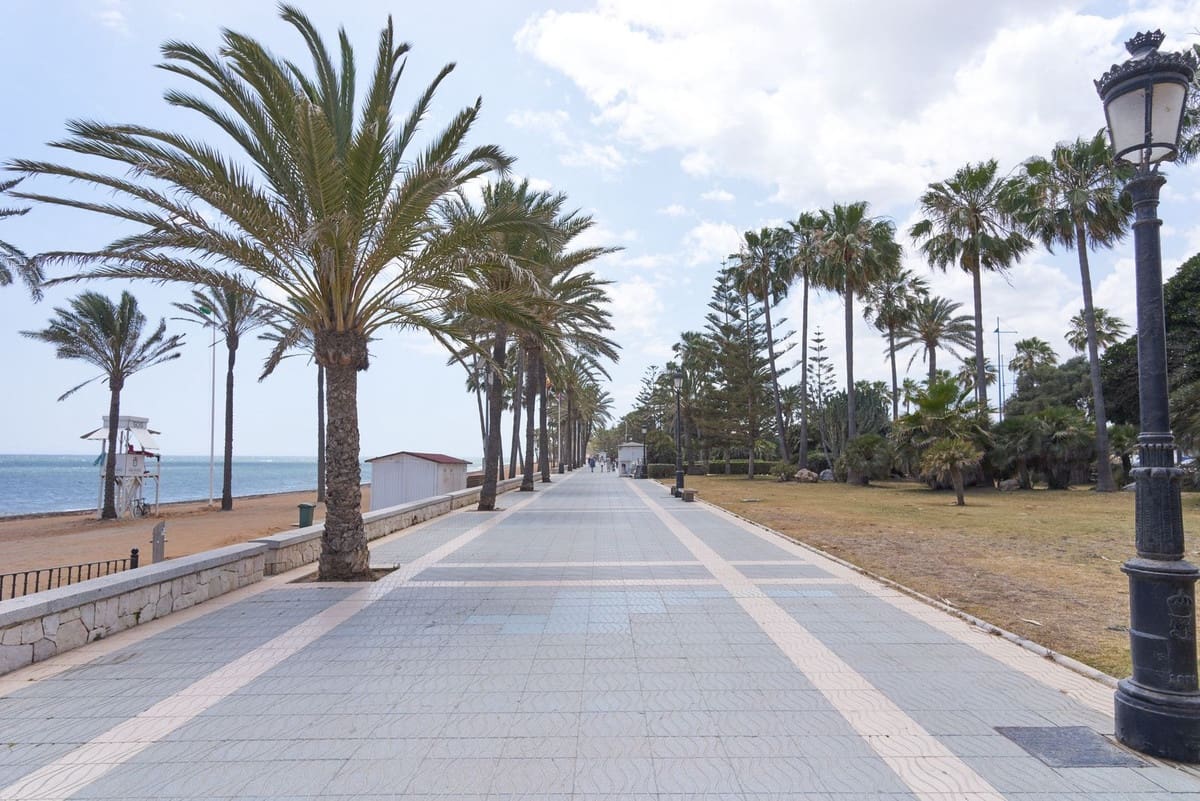 3 bedroom Apartment for sale in San Pedro de Alcantara with pool - € 745,000 (Ref: 9480234)