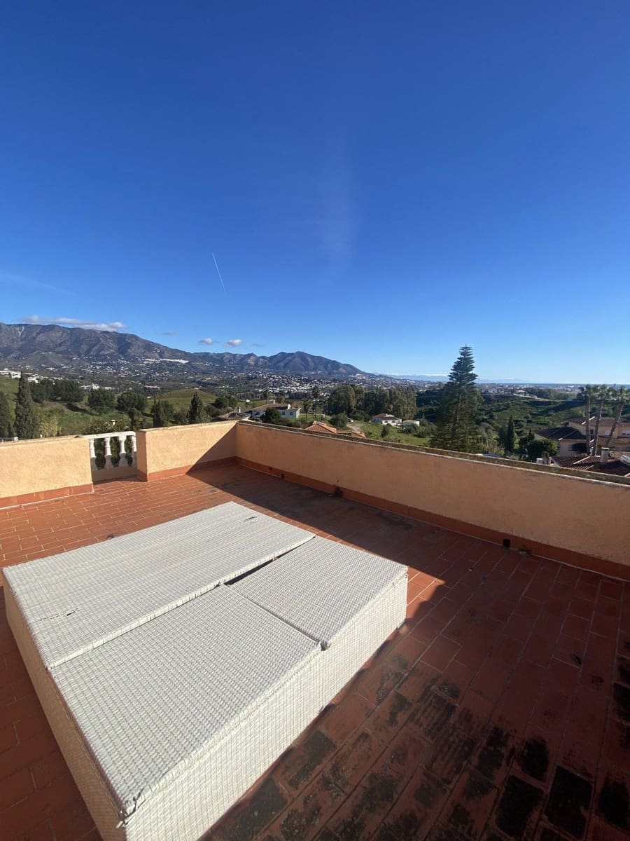 Chalet de 6 habitaciones en Mijas Costa en venta con piscina garaje - 745.000 € (Ref: 9480235)