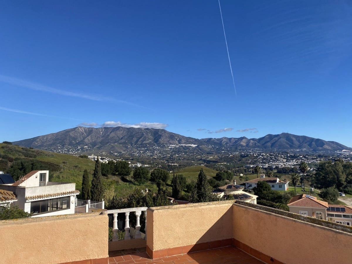 Chalet de 6 habitaciones en Mijas Costa en venta con piscina garaje - 745.000 € (Ref: 9480235)