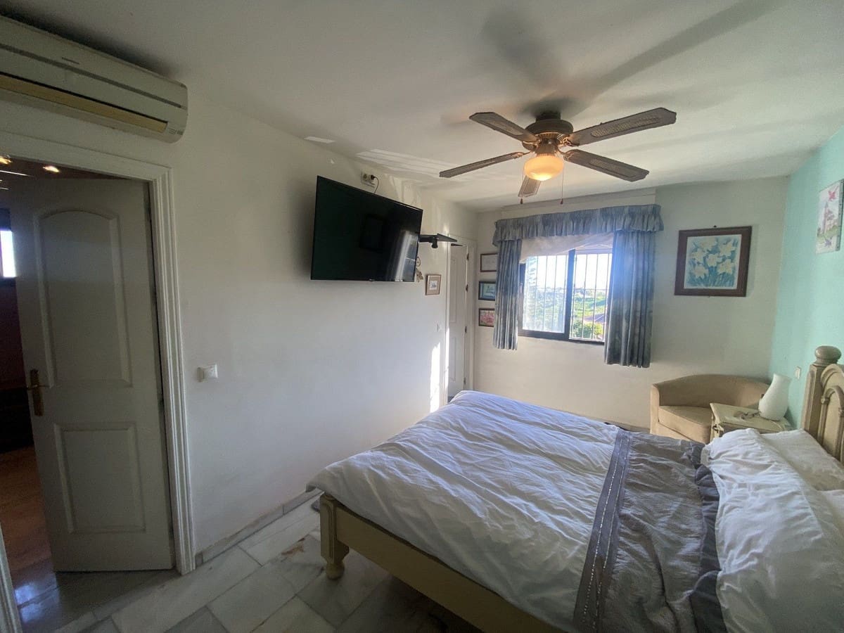 Chalet de 6 habitaciones en Mijas Costa en venta con piscina garaje - 745.000 € (Ref: 9480235)