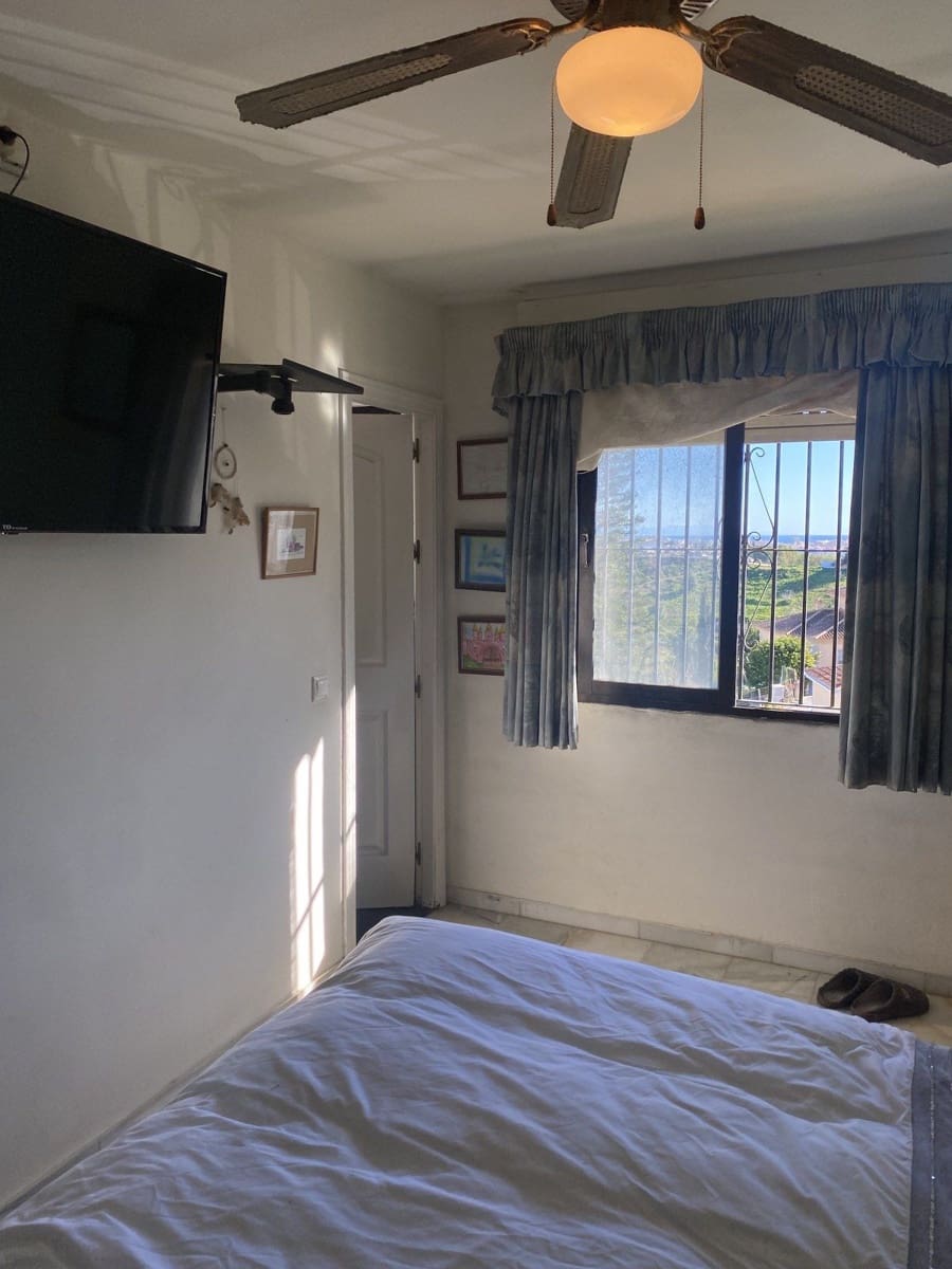 Chalet de 6 habitaciones en Mijas Costa en venta con piscina garaje - 745.000 € (Ref: 9480235)