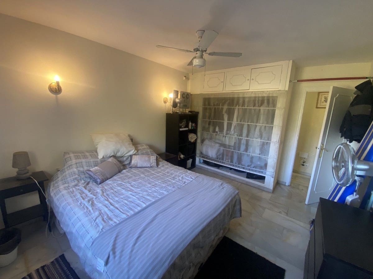 6 bedroom Villa for sale in Mijas Costa with pool garage - € 695,000 (Ref: 9480235)