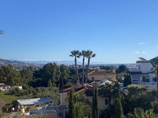 6 makuuhuone Huvila myytävänä paikassa Riviera del Sol, Mijas mukana uima-altaan 
autotalli - 695 000 € (Ref: 9480235)