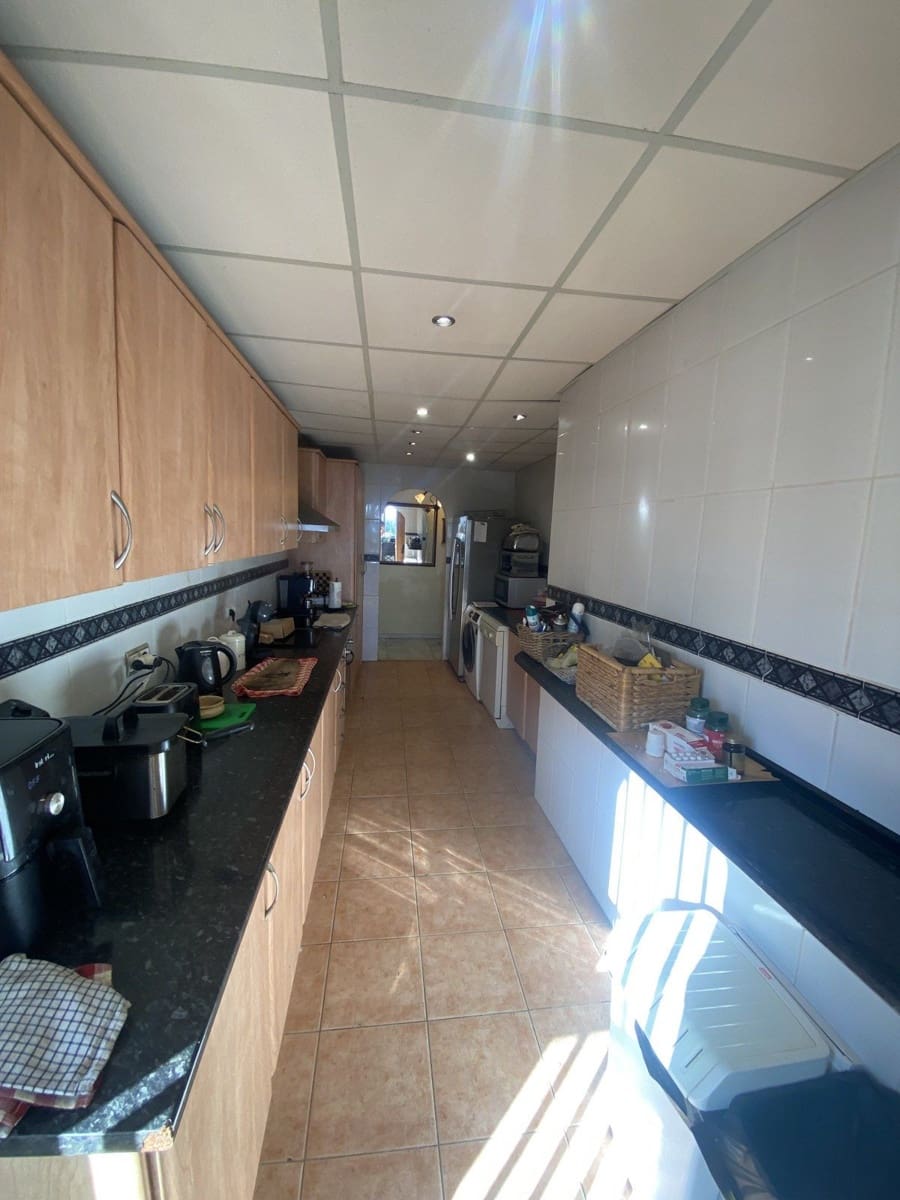 6 bedroom Villa for sale in Mijas Costa with pool garage - € 695,000 (Ref: 9480235)