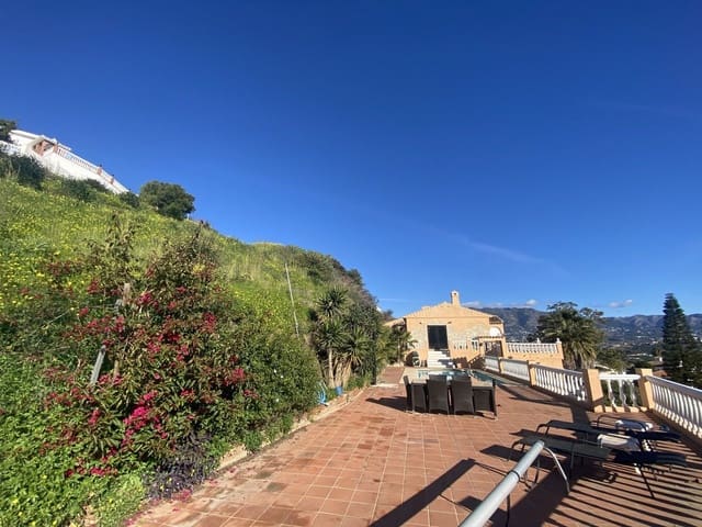 6 makuuhuone Huvila myytävänä paikassa Riviera del Sol, Mijas mukana uima-altaan 
autotalli - 695 000 € (Ref: 9480235)