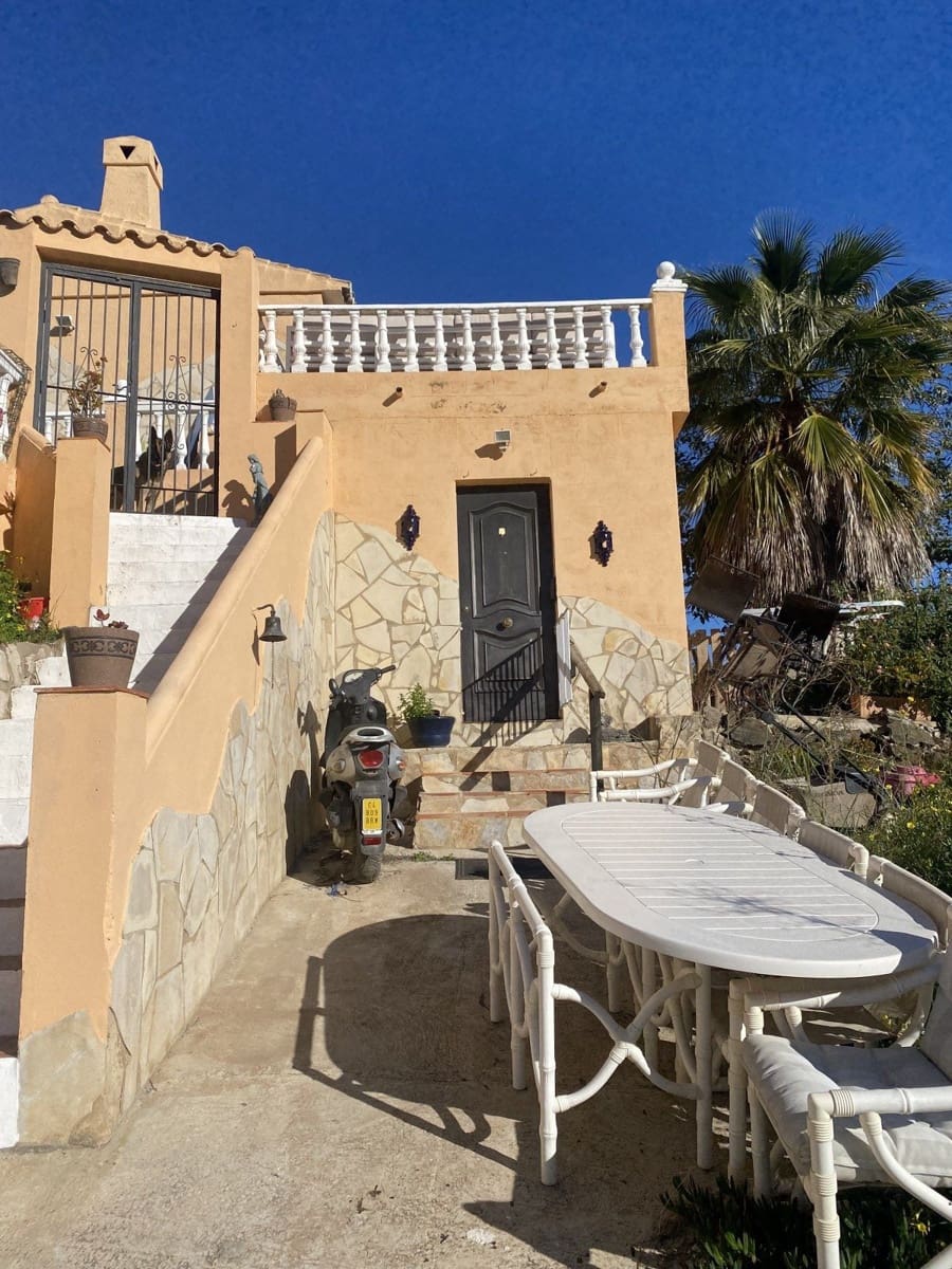 6 bedroom Villa for sale in Mijas Costa with pool garage - € 695,000 (Ref: 9480235)