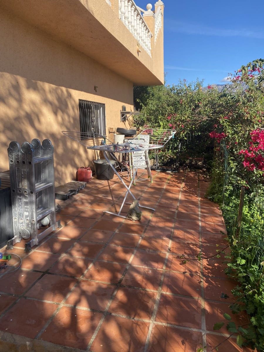 6 bedroom Villa for sale in Mijas Costa with pool garage - € 695,000 (Ref: 9480235)