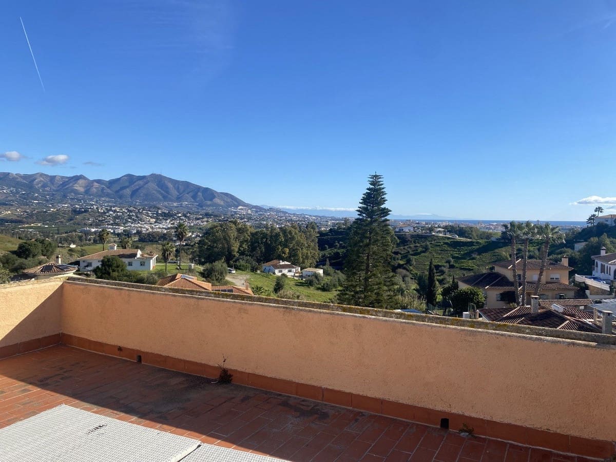 6 bedroom Villa for sale in Mijas Costa with pool garage - € 695,000 (Ref: 9480235)