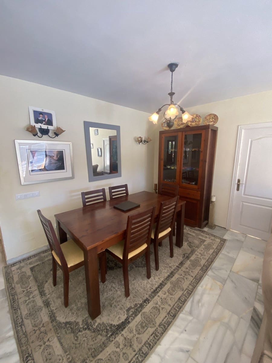 6 bedroom Villa for sale in Mijas Costa with pool garage - € 695,000 (Ref: 9480235)