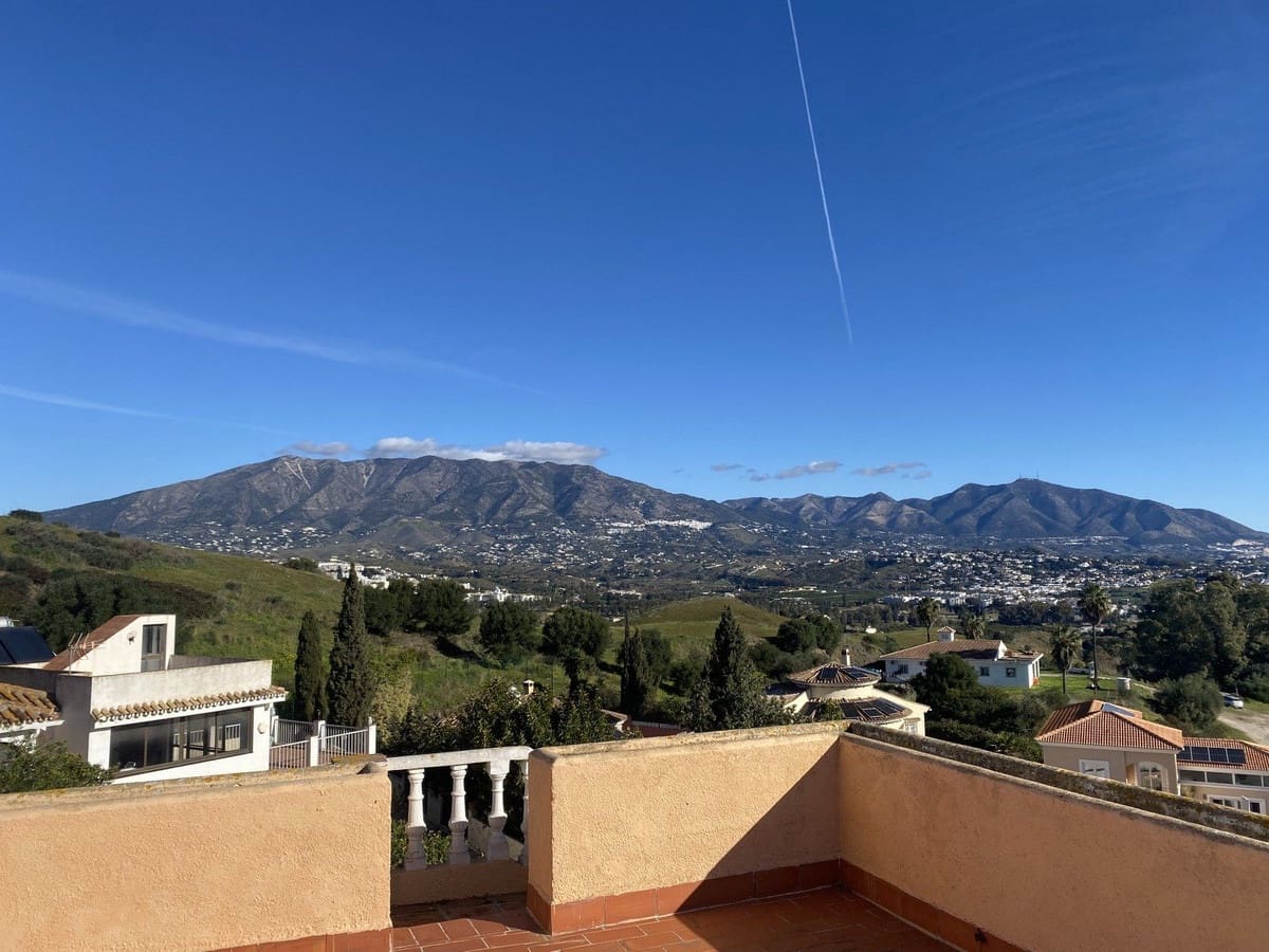 6 bedroom Villa for sale in Mijas Costa with pool garage - € 695,000 (Ref: 9480235)