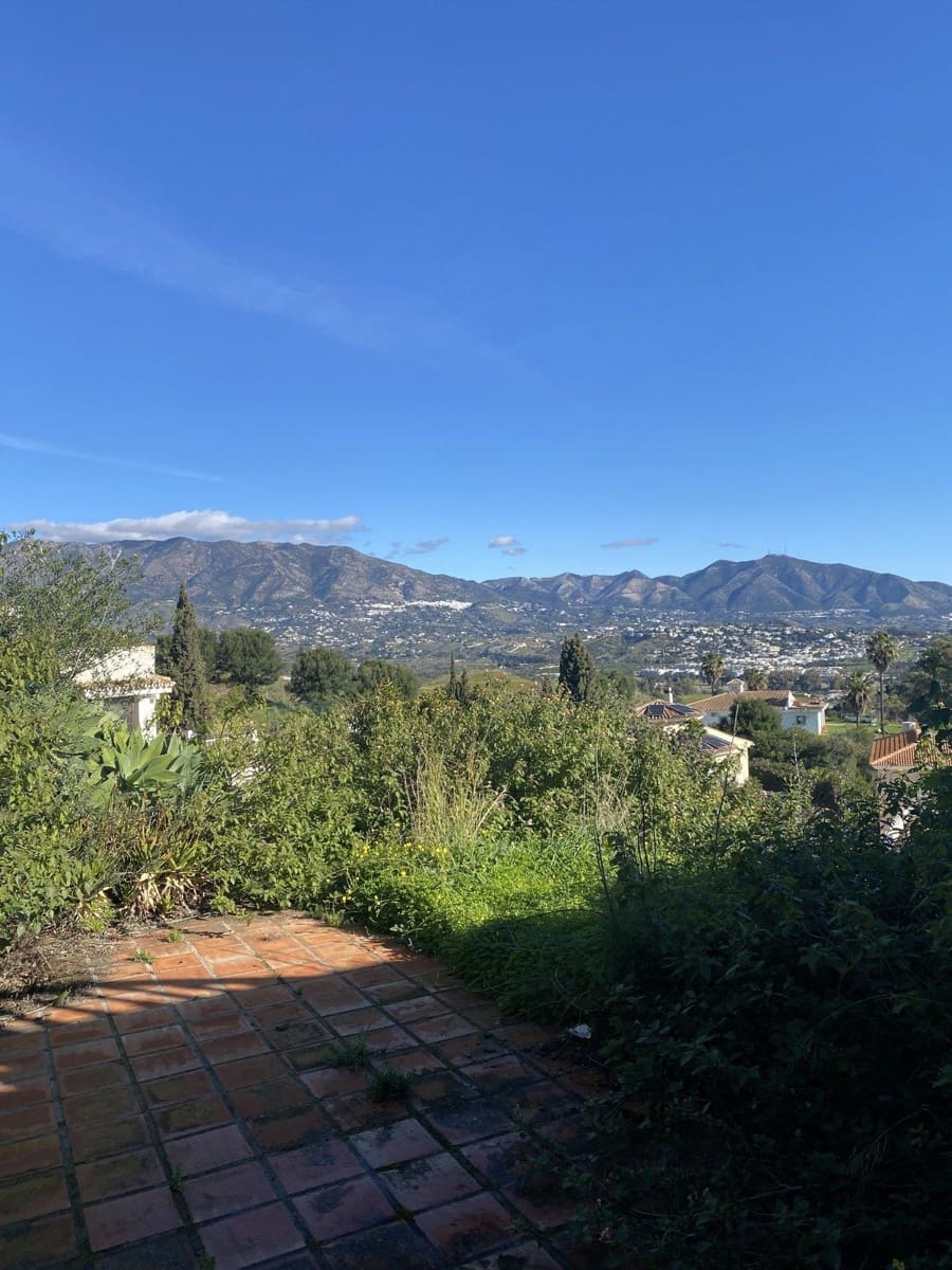 6 bedroom Villa for sale in Mijas Costa with pool garage - € 695,000 (Ref: 9480235)