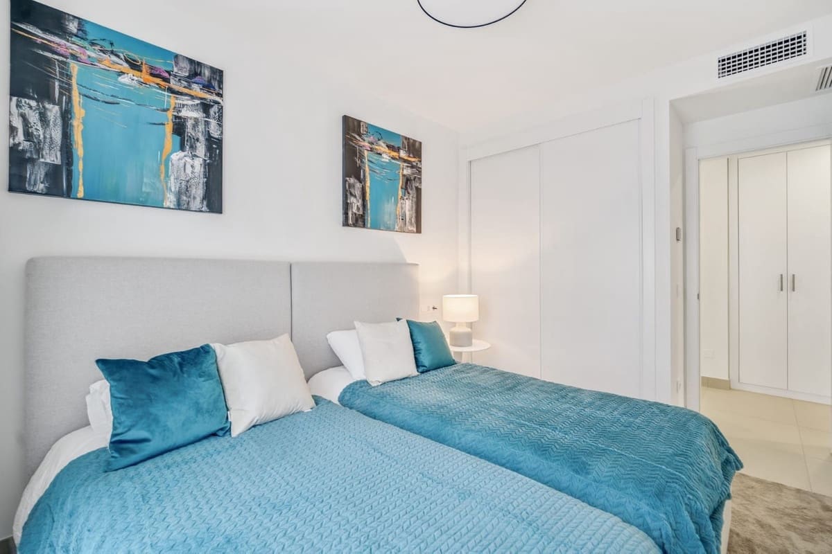 3 bedroom Apartment for sale in La Cala de Mijas with pool - € 749,000 (Ref: 9480236)