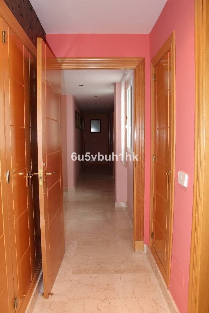 3 makuuhuone Huoneisto myytävänä paikassa Manilva mukana uima-altaan - 749 000 € (Ref: 9480237)