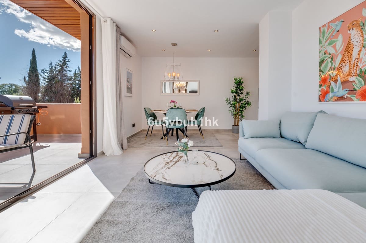 5 bedroom Apartment for sale in Estepona with pool - € 749,000 (Ref: 9480238)