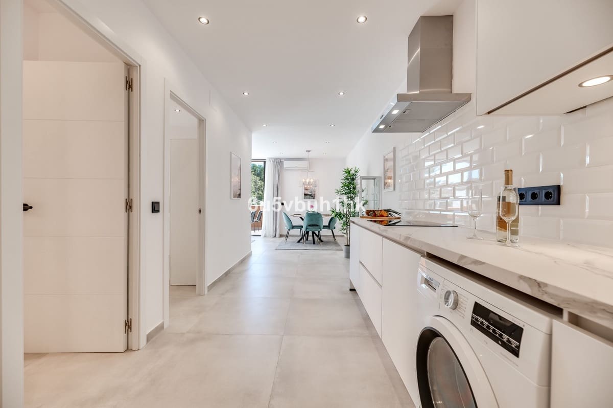 5 bedroom Apartment for sale in Estepona with pool - € 749,000 (Ref: 9480238)