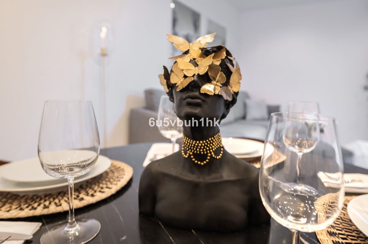 5 bedroom Apartment for sale in Estepona with pool - € 749,000 (Ref: 9480238)