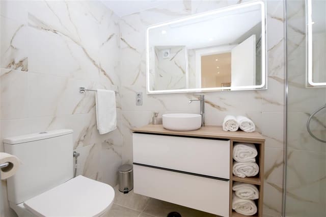 2 soverom Penthouse til salgs i Centro, Estepona med svømmebasseng garasje - € 749 000 (Ref: 9480239)