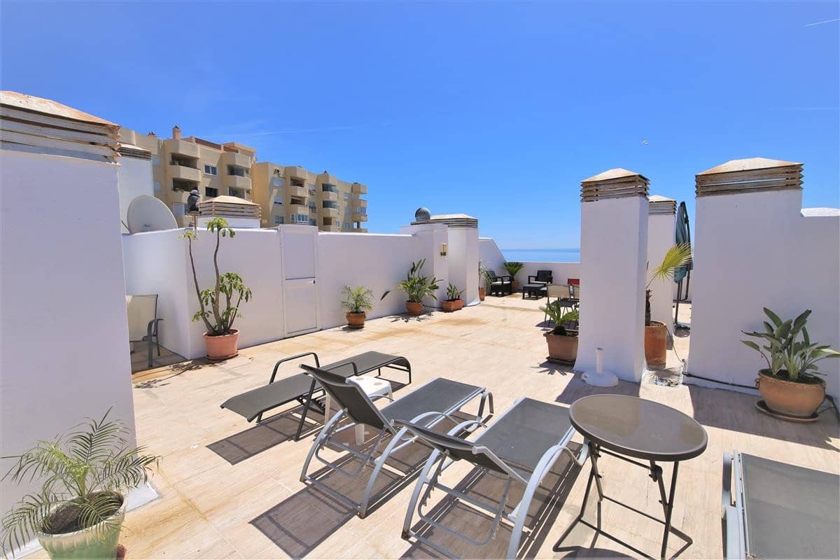 2 soverom Penthouse til salgs i Estepona med svømmebasseng garasje - € 749 000 (Ref: 9480239)
