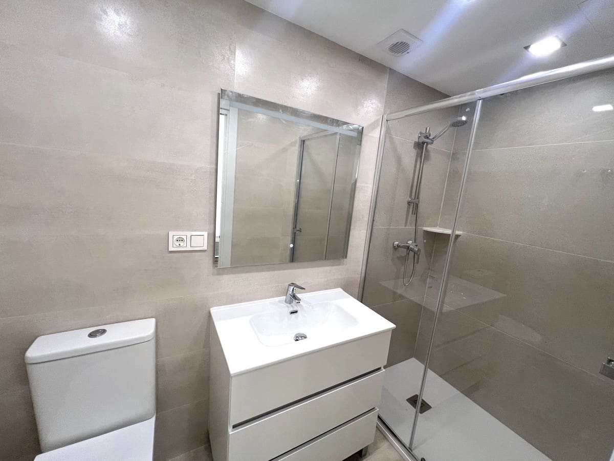 2 bedroom Apartment for sale in Puerto Banus with pool - € 750,000 (Ref: 9480241)