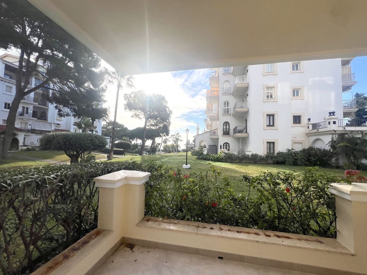 2 bedroom Apartment for sale in Puerto Banus with pool - € 750,000 (Ref: 9480241)