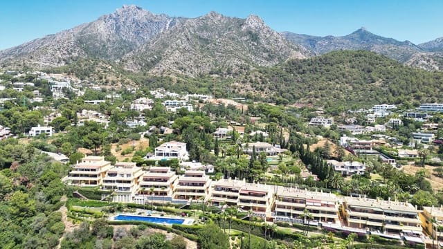 2 bedroom Apartment for sale in Sierra Blanca, Marbella with pool garage - € 750,000 (Ref: 9480242)