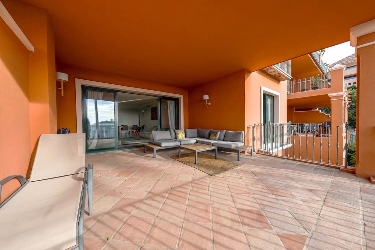 Apartamento de 2 habitaciones en Monte Halcones en venta con piscina - 750.000 € (Ref: 9480246)