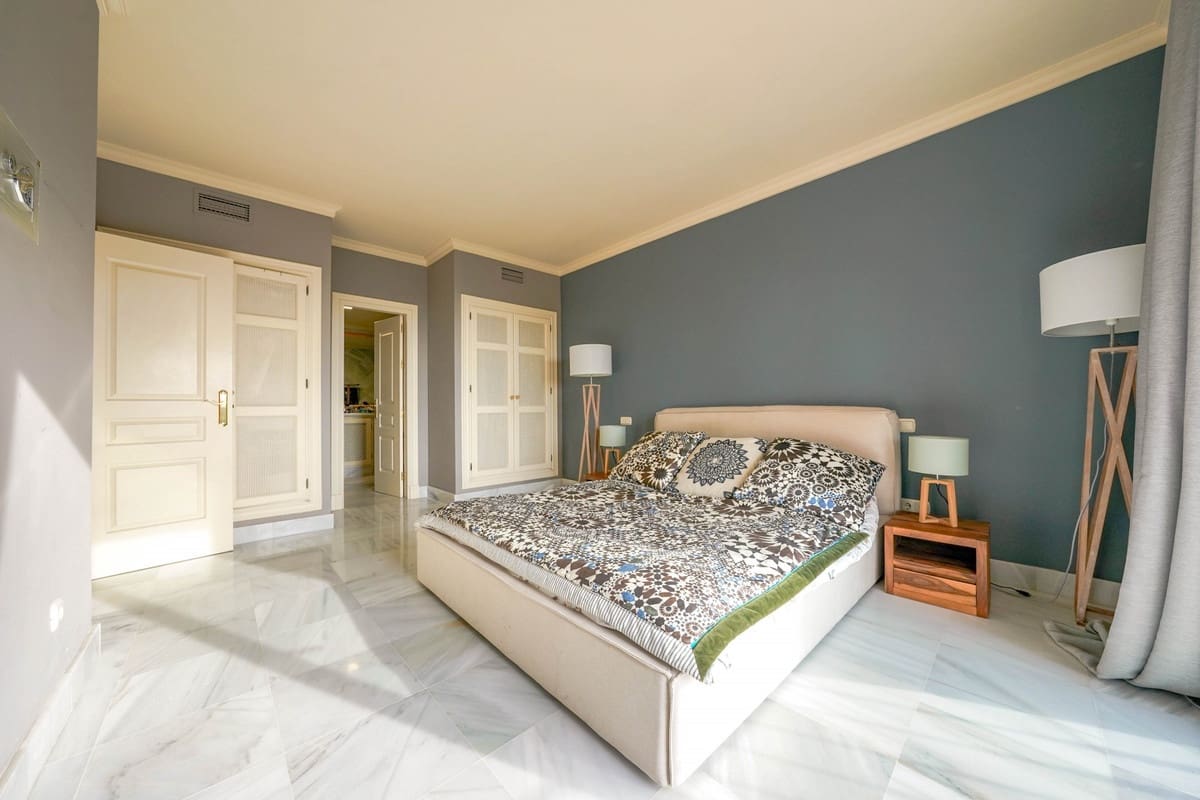 Apartamento de 2 habitaciones en Monte Halcones en venta con piscina - 750.000 € (Ref: 9480246)