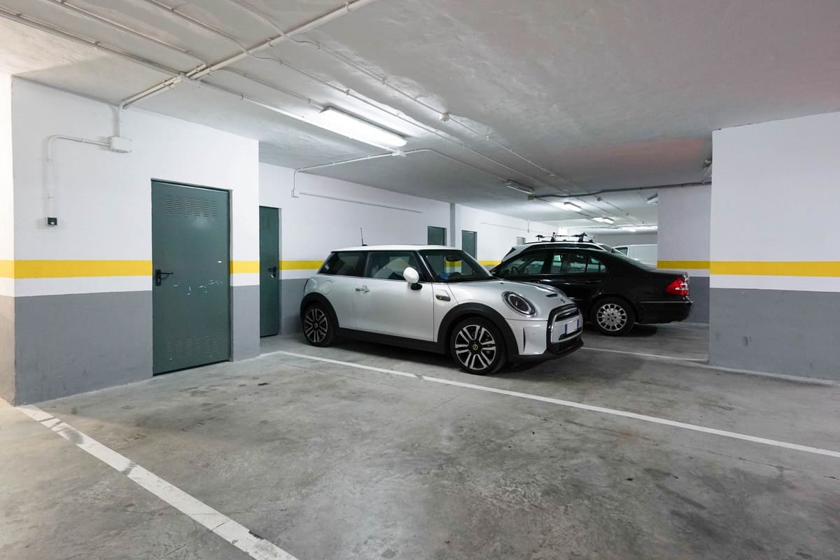 Apartamento de 2 habitaciones en Monte Halcones en venta con piscina - 750.000 € (Ref: 9480246)