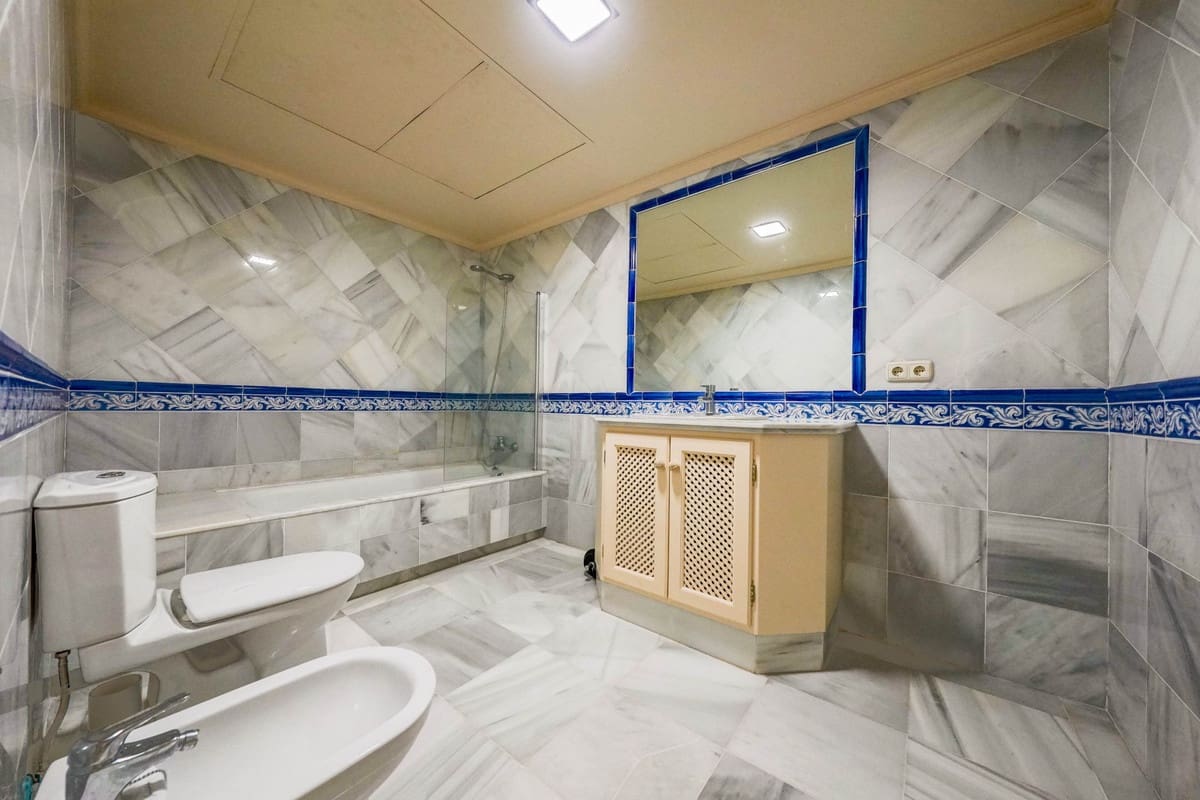 Apartamento de 2 habitaciones en Monte Halcones en venta con piscina - 750.000 € (Ref: 9480246)