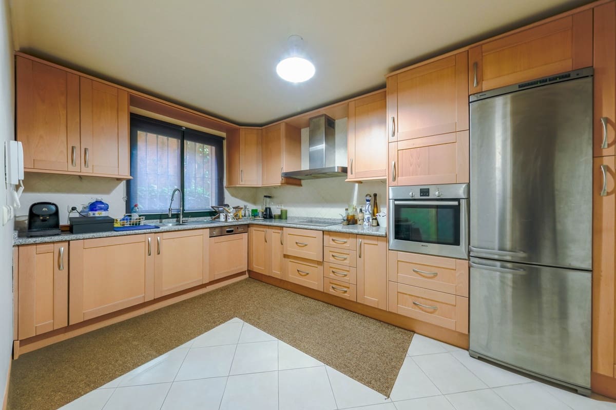 Apartamento de 2 habitaciones en Monte Halcones en venta con piscina - 750.000 € (Ref: 9480246)