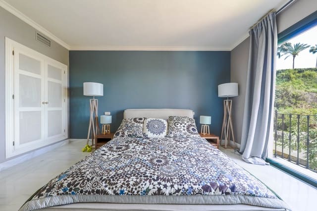 Apartamento de 2 habitaciones en Monte Halcones, Benahavís en venta con piscina - 750.000 € (Ref: 9480246)