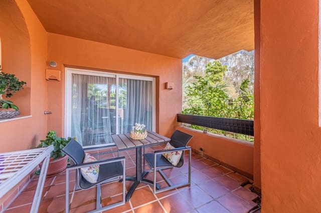 3 soveværelse Lejlighed til salg i La Dama de Noche - La Alzambra, Marbella med swimmingpool garage - € 750.000 (Ref: 9480247)
