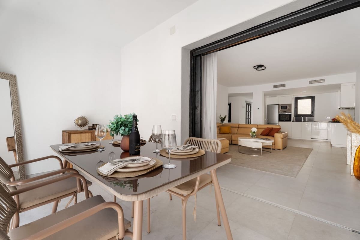 3 bedroom Apartment for sale in Puerto Banus - € 750,000 (Ref: 9480249)