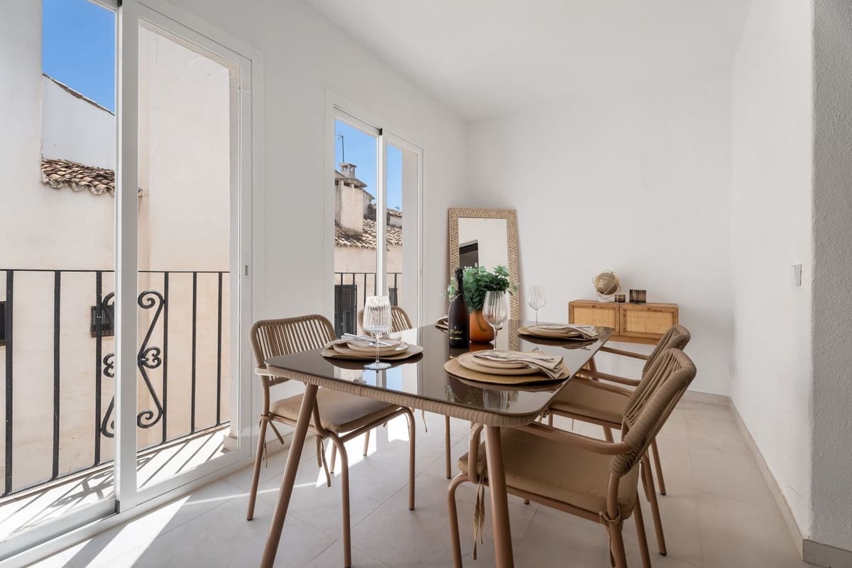 3 bedroom Apartment for sale in Puerto Banus - € 750,000 (Ref: 9480249)