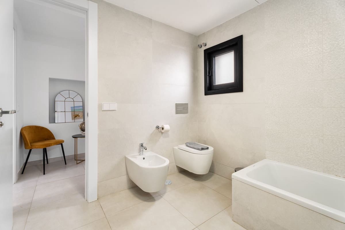 3 bedroom Apartment for sale in Puerto Banus - € 750,000 (Ref: 9480249)