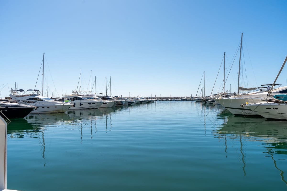 3 bedroom Apartment for sale in Puerto Banus - € 750,000 (Ref: 9480249)