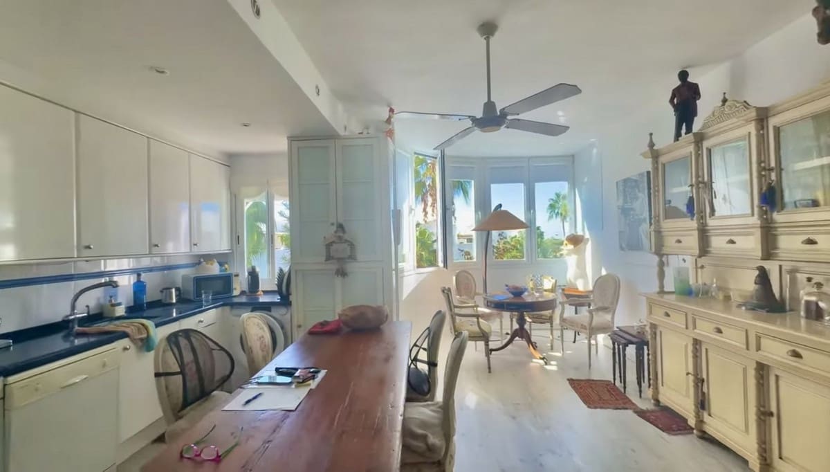 2 bedroom Penthouse for sale in Golden Mile with pool garage - € 750,000 (Ref: 9480252)