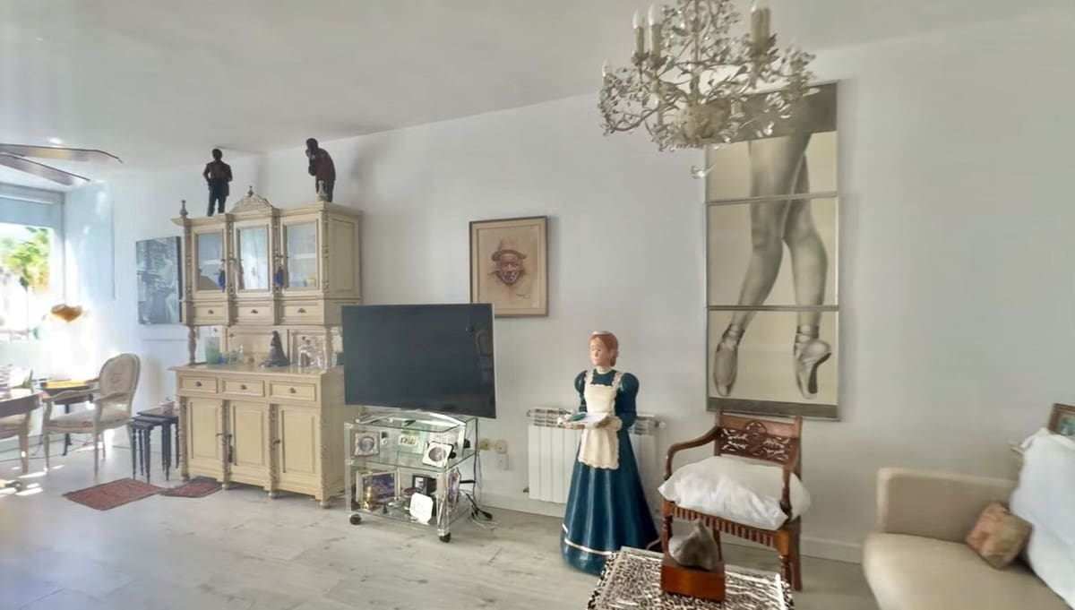 2 bedroom Penthouse for sale in Golden Mile with pool garage - € 750,000 (Ref: 9480252)