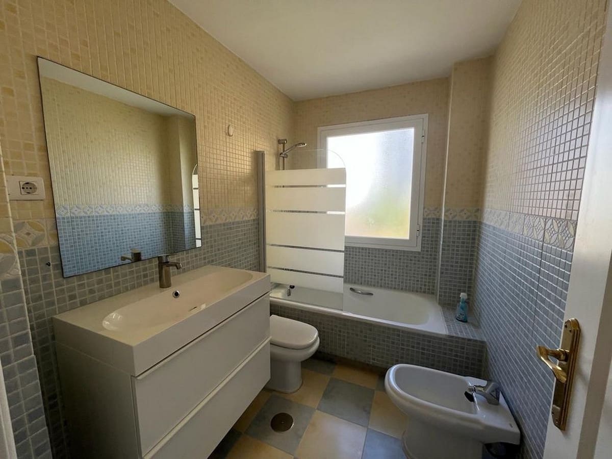 3 quarto Penthouse para venda em Estepona com piscina garagem - 750 000 € (Ref: 9480253)