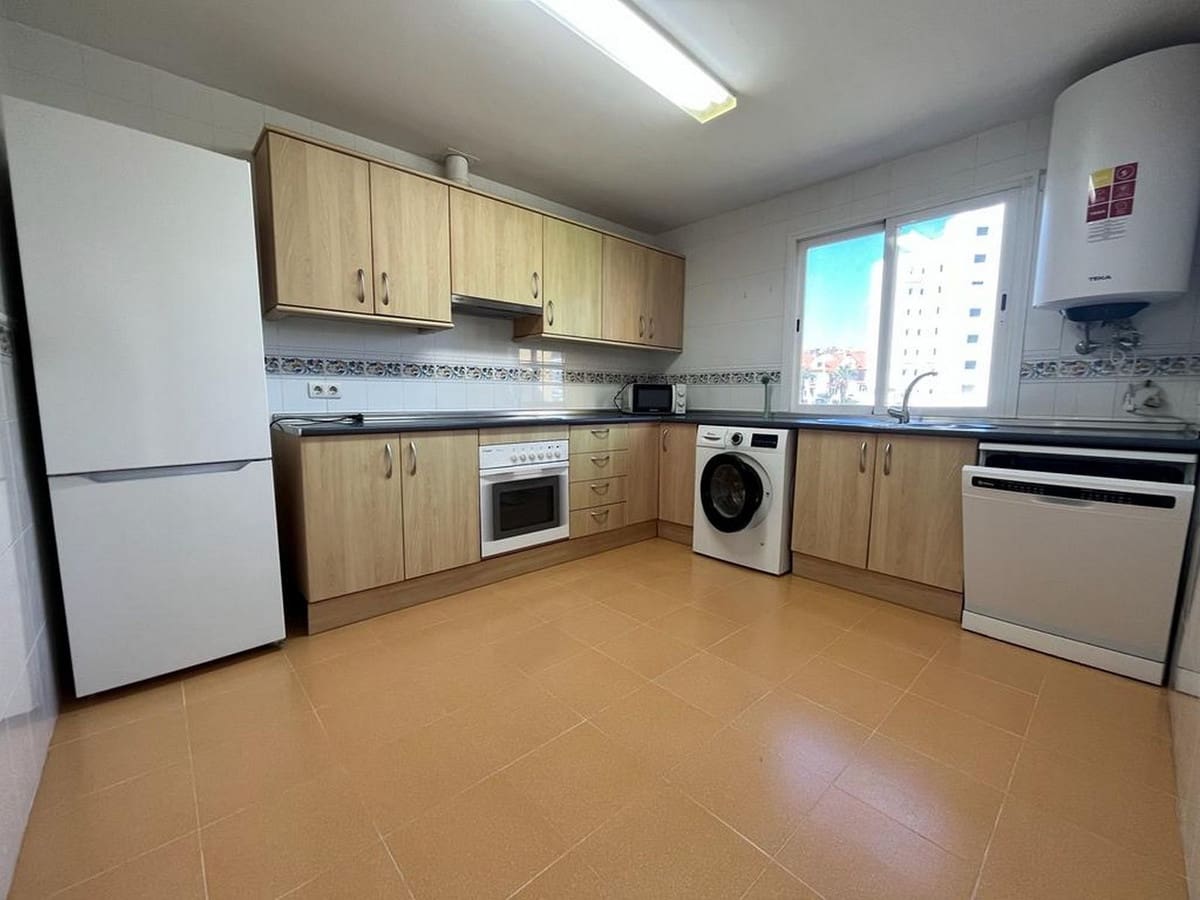 3 quarto Penthouse para venda em Estepona com piscina garagem - 750 000 € (Ref: 9480253)