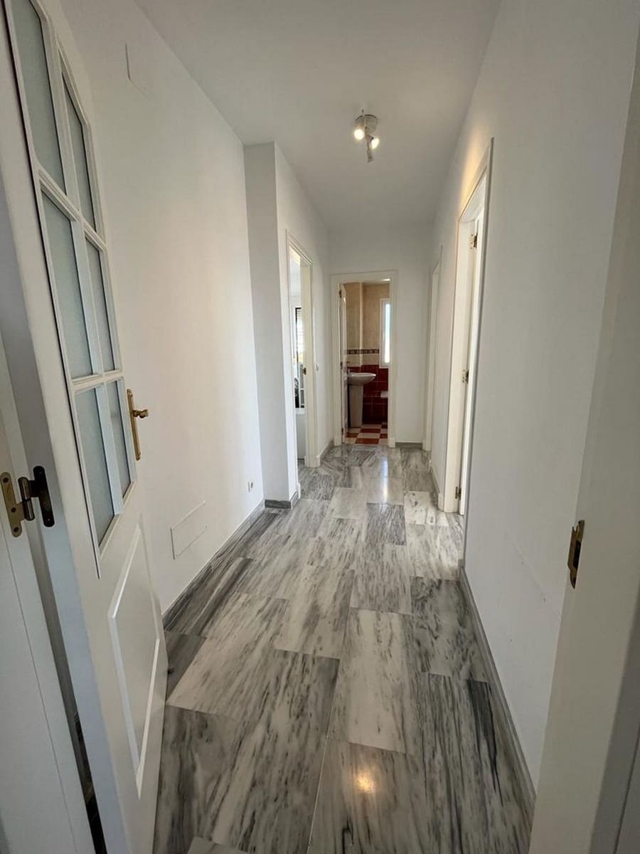 3 quarto Penthouse para venda em Estepona com piscina garagem - 750 000 € (Ref: 9480253)